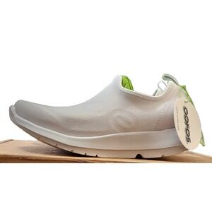 OOFOS® (Women's 9) OOMG™ Sport Shoe in White/White